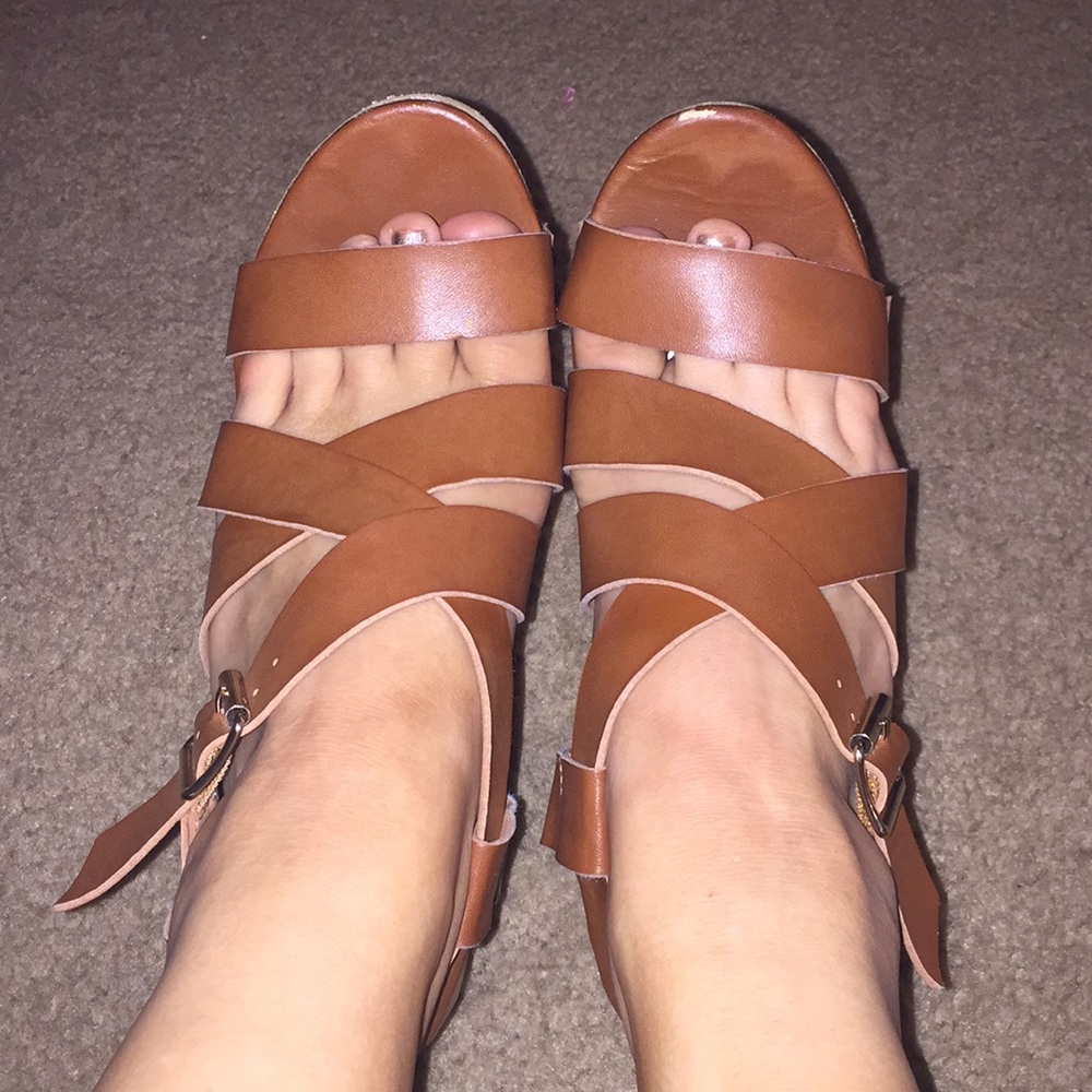 MOVING SALE!!! SEXY WEDGE HEELS 6 SUMMER TAN